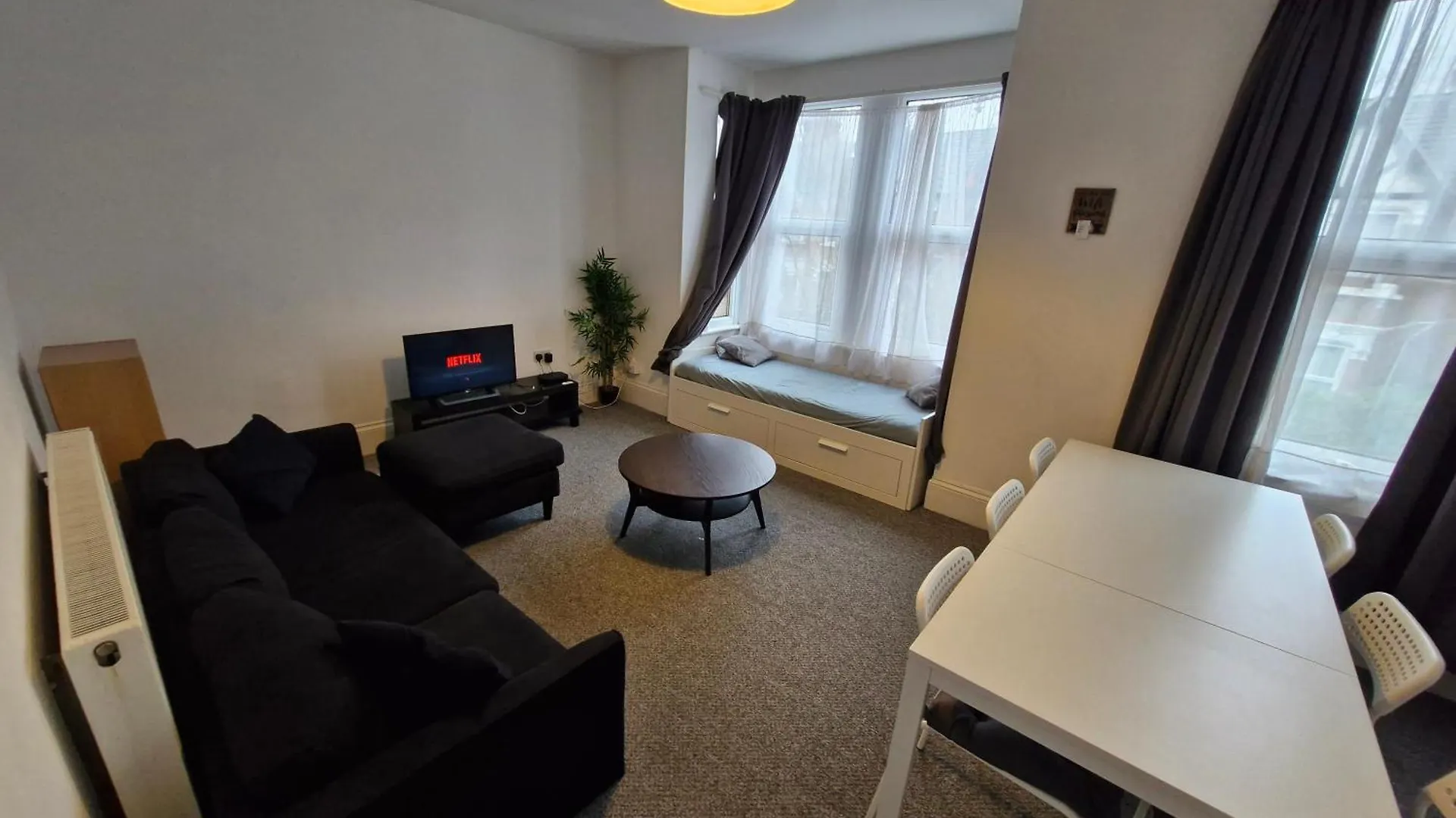 Lovely 3 Bedroom Serviced Apartment In Leytonstone contacts